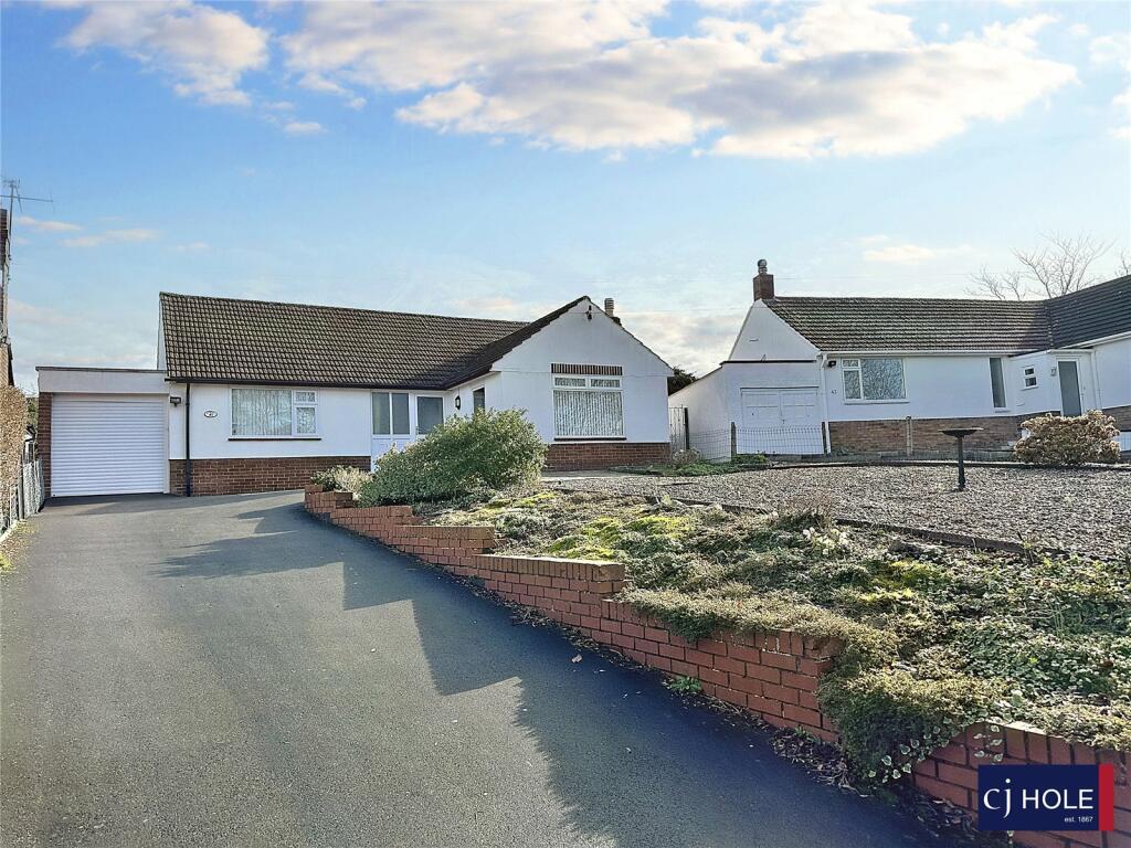 2 bedroom bungalow for sale in Green Street, Brockworth, Gloucester, GL3
