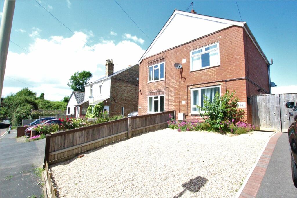 2 bedroom semidetached house for rent in Tuffley Lane, Gloucester, GL4