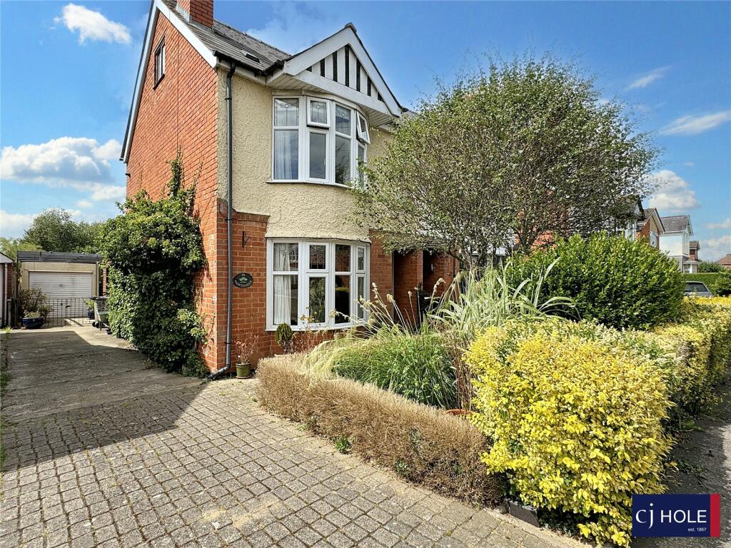 3 bedroom semidetached house for sale in Hillview Road, Hucclecote