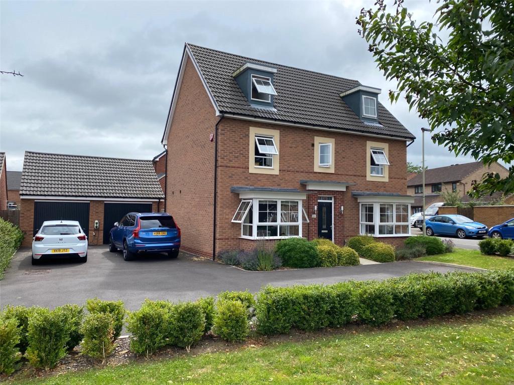 5 bedroom detached house for sale in Churchdown Lane, Hucclecote, GL3