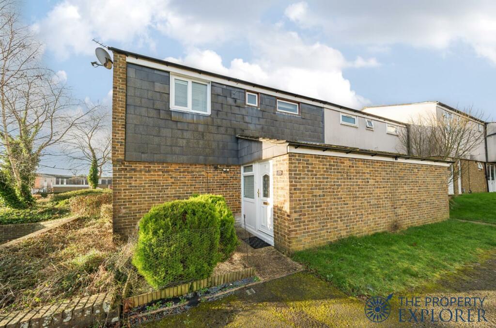 3 bedroom end of terrace house for sale in Charnwood Close, Basingstoke
