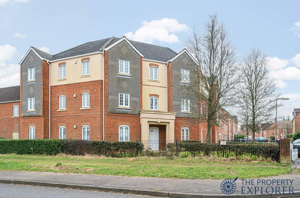 2 bedroom flat for sale in Wedderburn Avenue, Beggarwood, RG22