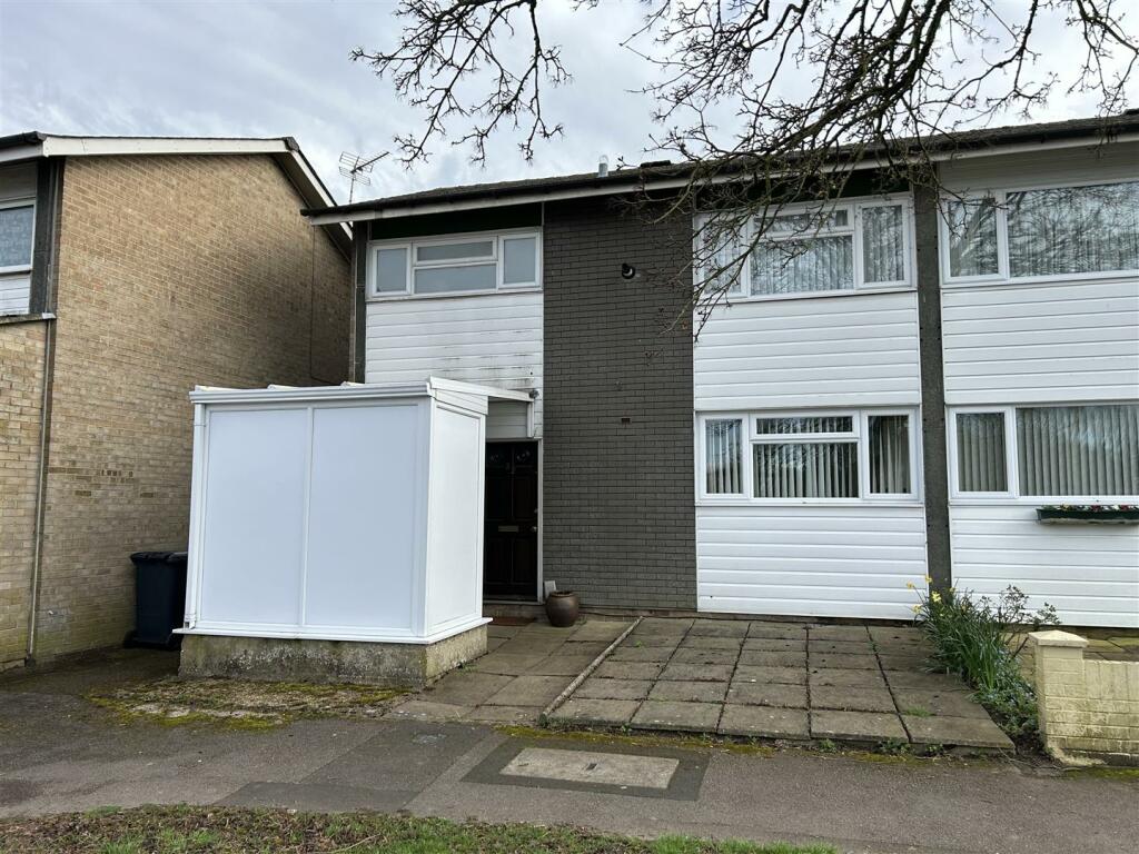 3 bedroom end of terrace house for rent in West Ham Close, Basingstoke, Hampshire, RG22