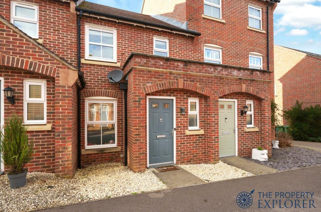 2 bedroom terraced house for sale in Avington Way, Sherfield Park, RG27