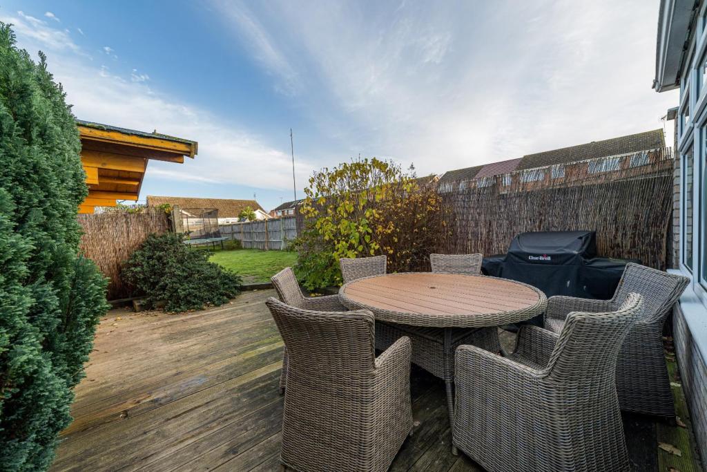 3 bedroom house for sale in Anthony Crescent, Whitstable, CT5