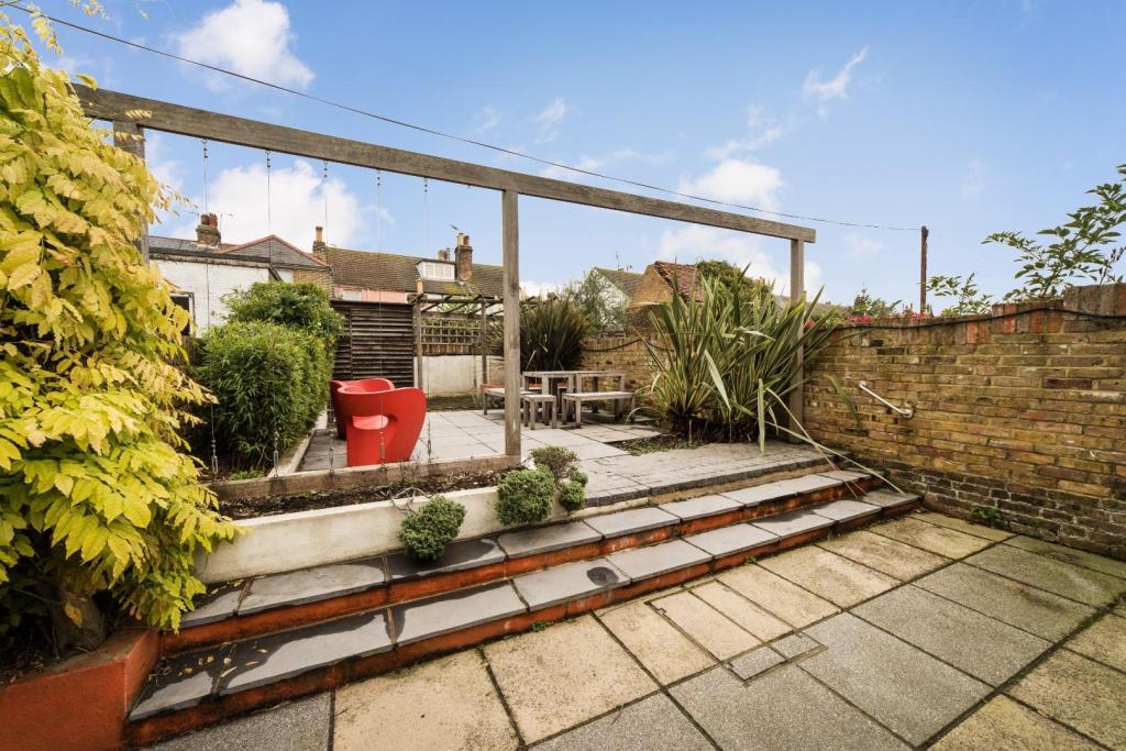 3 bedroom house for sale in Victoria Street, Whitstable, CT5