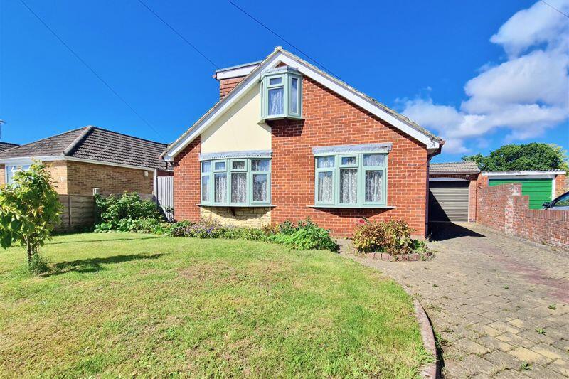 4 bedroom detached bungalow for sale in Pembury Road, Stubbington ...