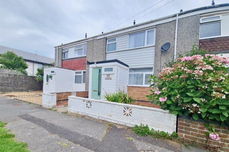3 bedroom terraced house for sale in Elmore Road, LeeOnTheSolent, PO13