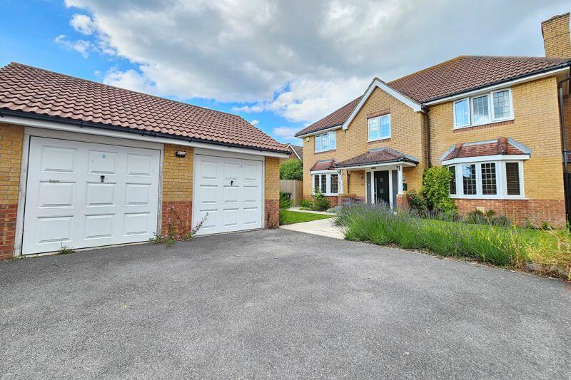 4 bedroom detached house for sale in Firefly Close, LeeOnTheSolent, PO13