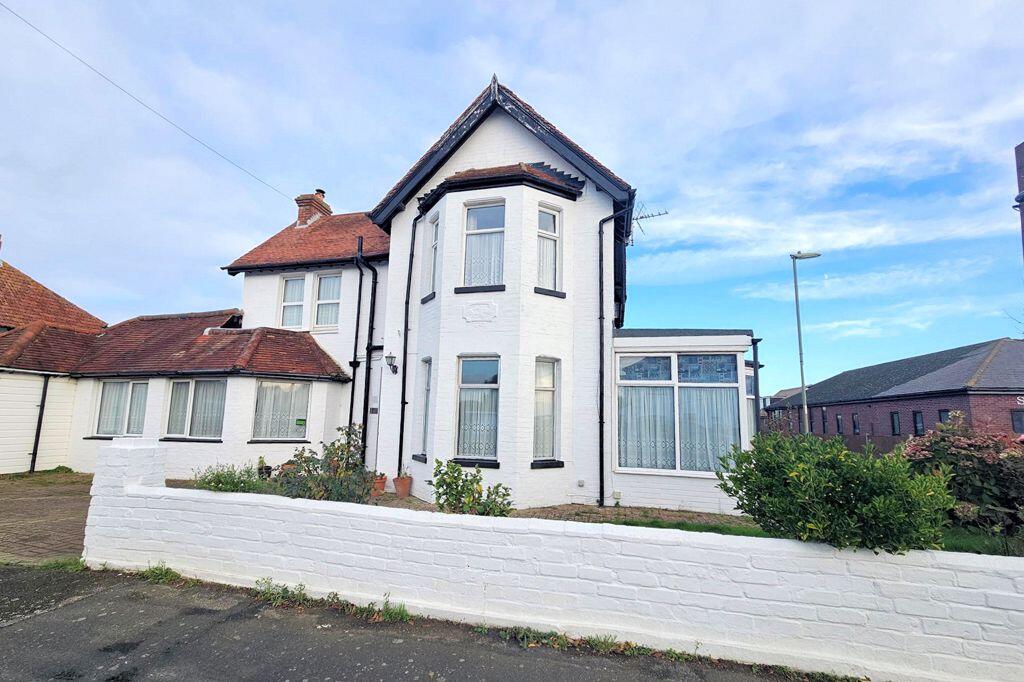 Main image of property: South Place, Lee-On-The-Solent, PO13
