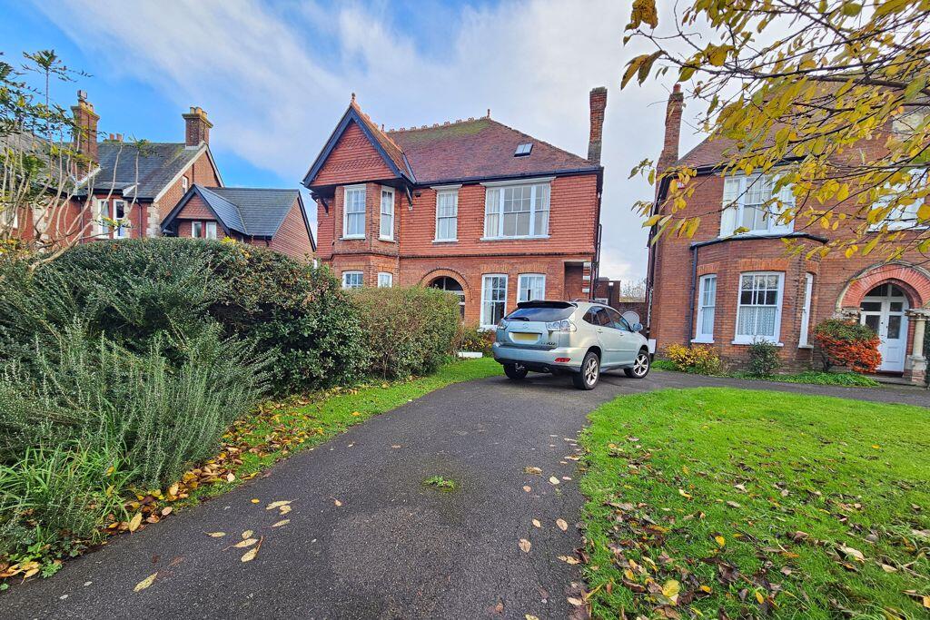 Main image of property: Manor Way, Lee-On-The-Solent, PO13
