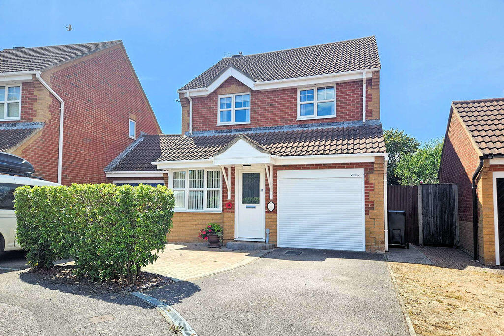 Main image of property: Fieldhouse Drive, Lee on the Solent, PO13
