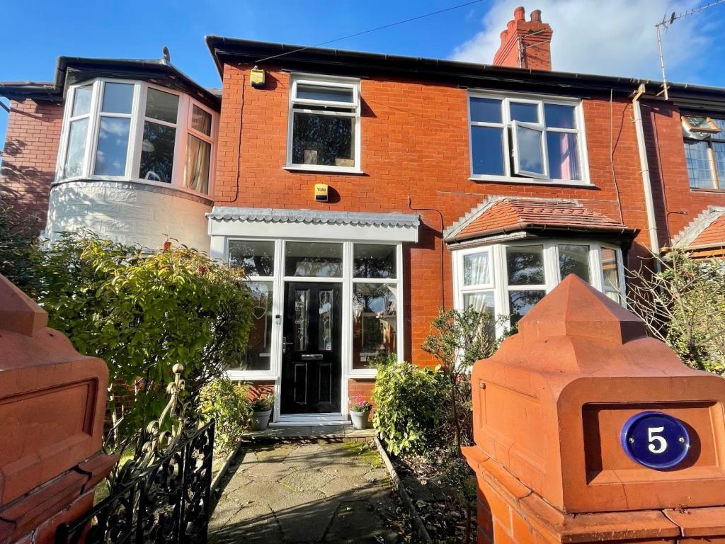 3 bedroom semidetached house for sale in Arnold Avenue, Blackpool, FY4 2EP, FY4