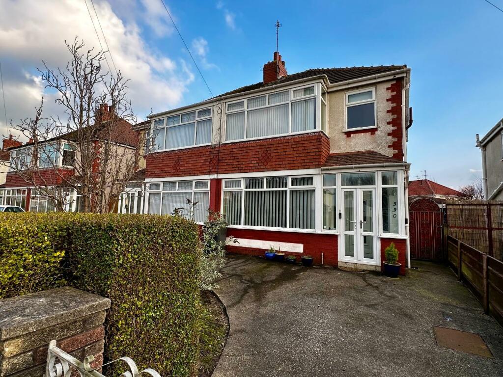 3 bedroom semidetached house for sale in West Drive, Thornton