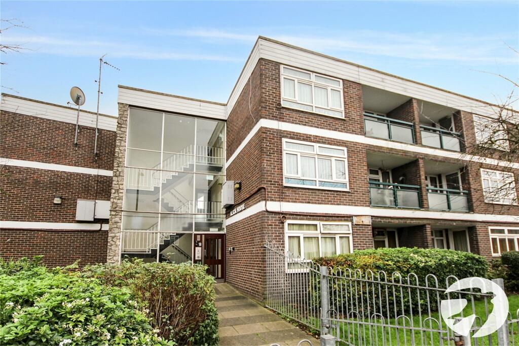 1 bedroom flat for sale in Upper Wickham Lane, Welling, Kent, DA16