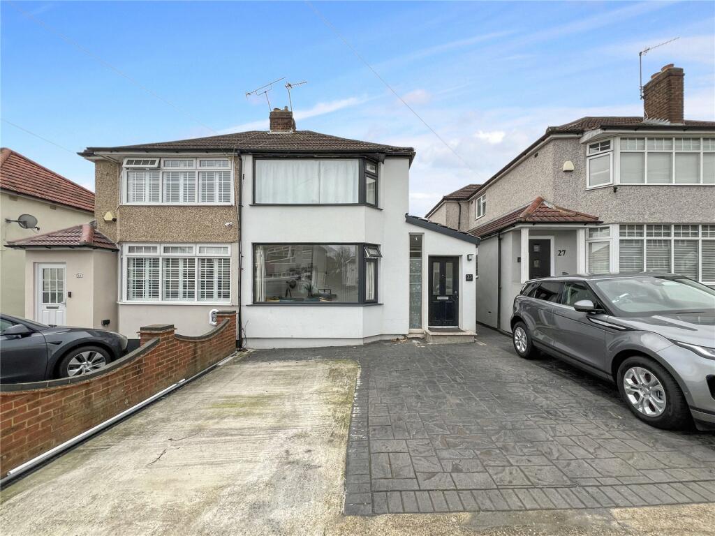 2 bedroom semidetached house for sale in Clinton Avenue, South Welling