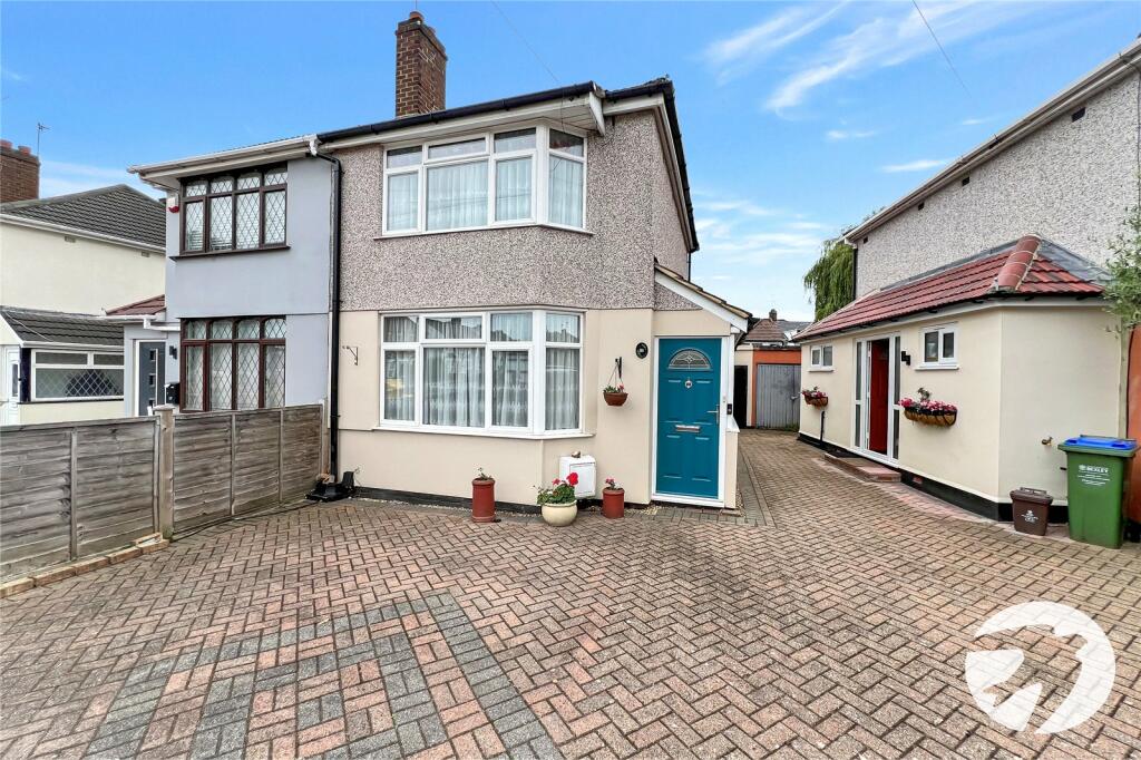 2 bedroom semidetached house for sale in Hook Lane, South Welling