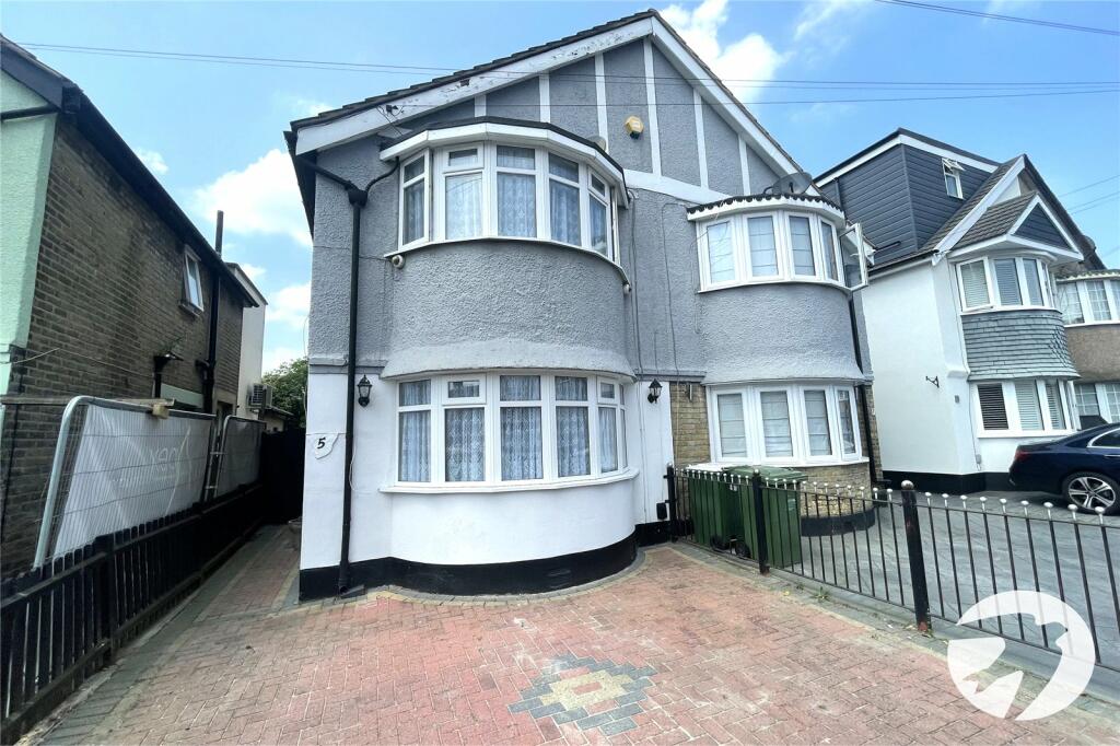 3 bedroom semidetached house for sale in Colyton Close, Welling, Kent