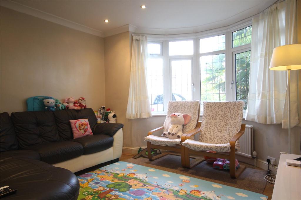 4 Bedroom House In Cornwall Avenue South Welling Kent Da16 Yuvoh
