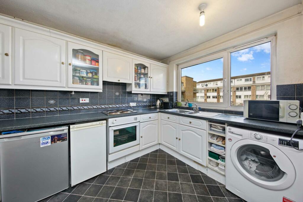 3 bedroom flat for sale in Bramall Close, Stratford, E15 1RR, E15