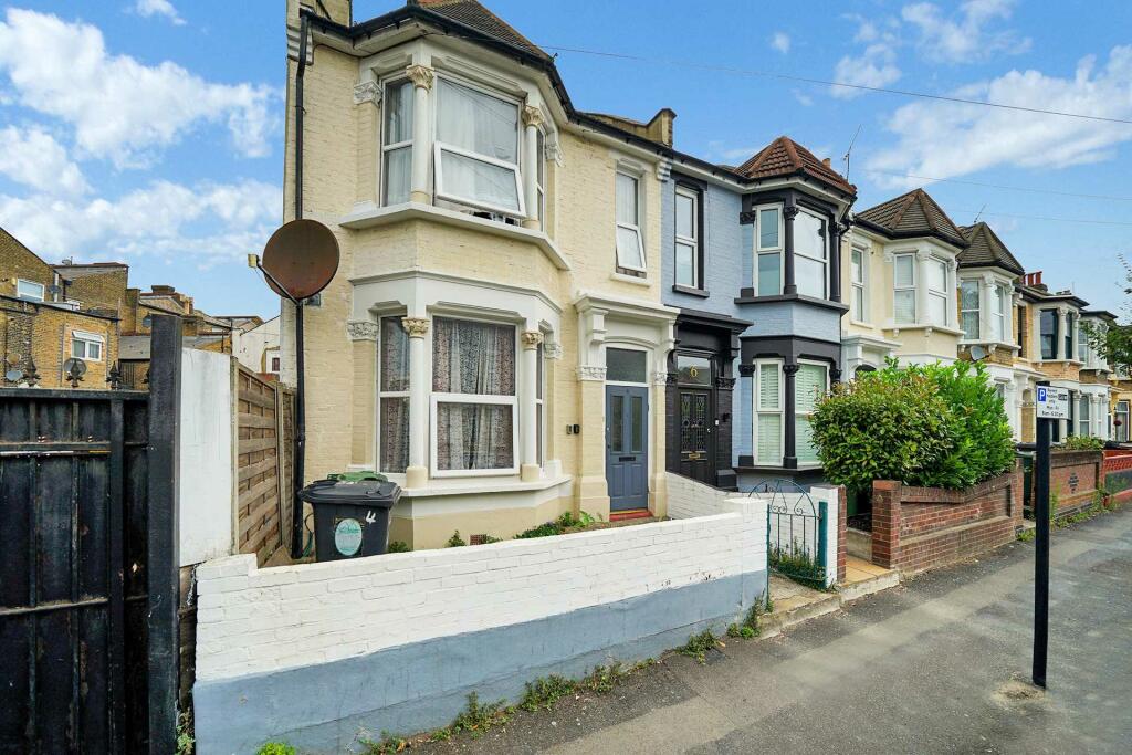 3 bedroom house for sale in Tyndal Road, Leyton, E10