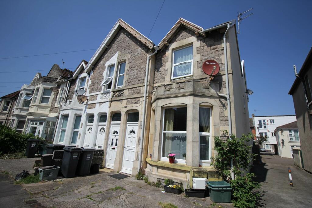3 bedroom terraced house for rent in Clevedon Road, WestonsuperMare, BS23