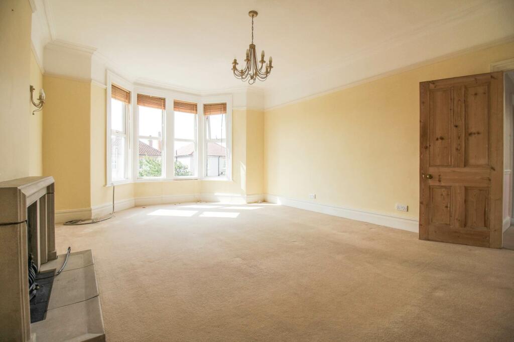 Additional property image - Southward - Stunning First Floor Edwardian Flat