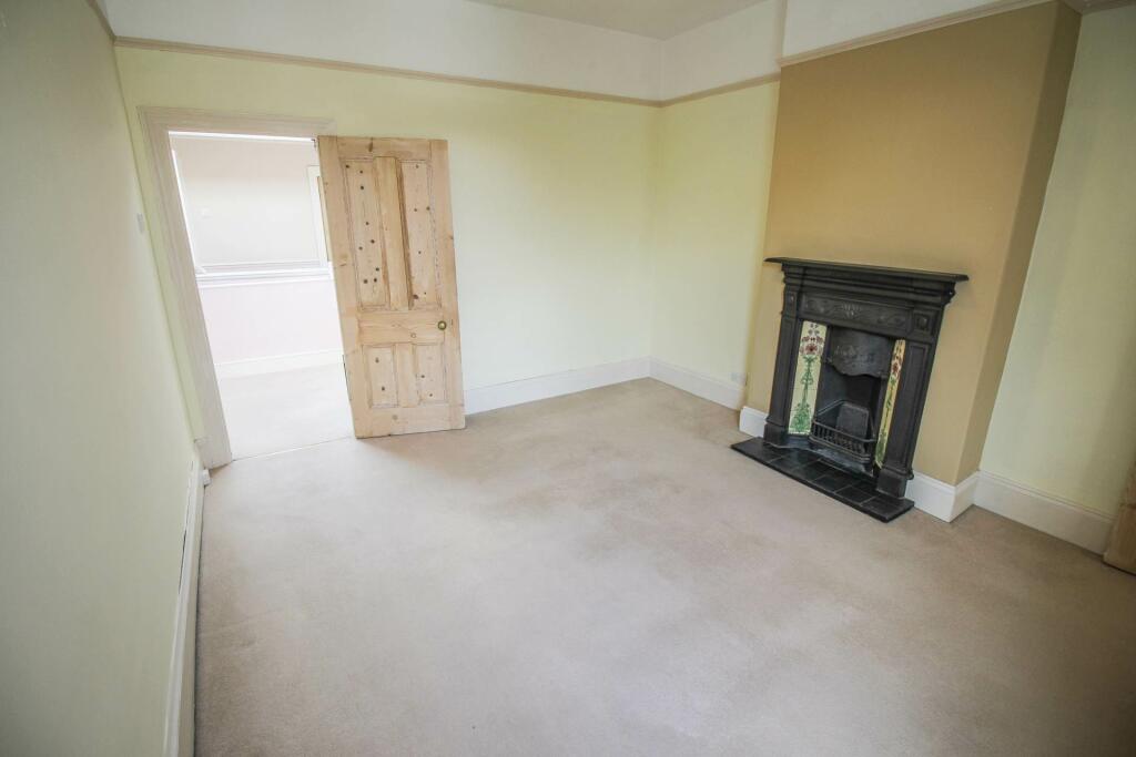 Additional property image - Southward - Stunning First Floor Edwardian Flat