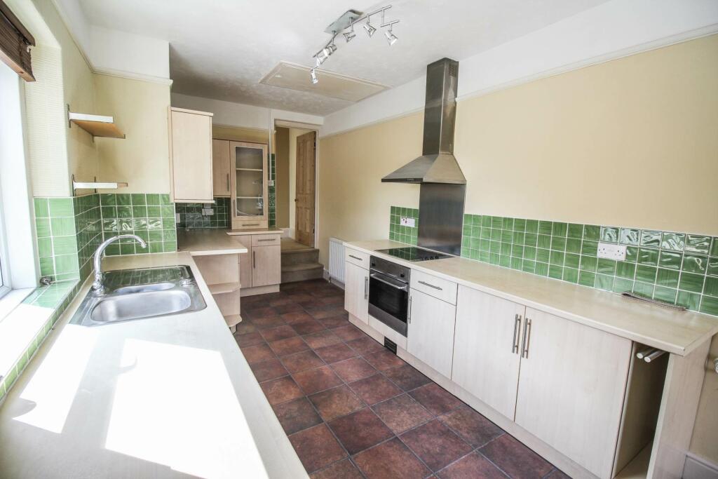 Additional property image - Southward - Stunning First Floor Edwardian Flat