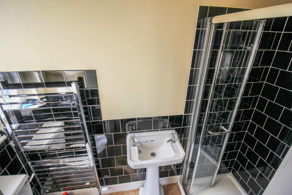 Additional property image - Southward - Stunning First Floor Edwardian Flat