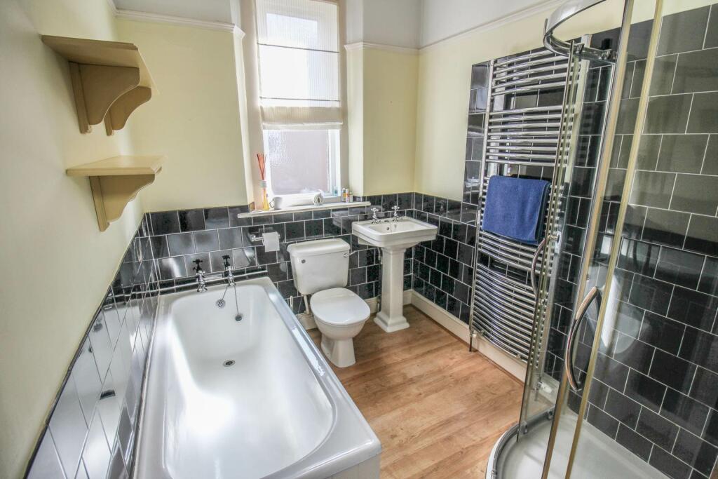 Additional property image - Southward - Stunning First Floor Edwardian Flat