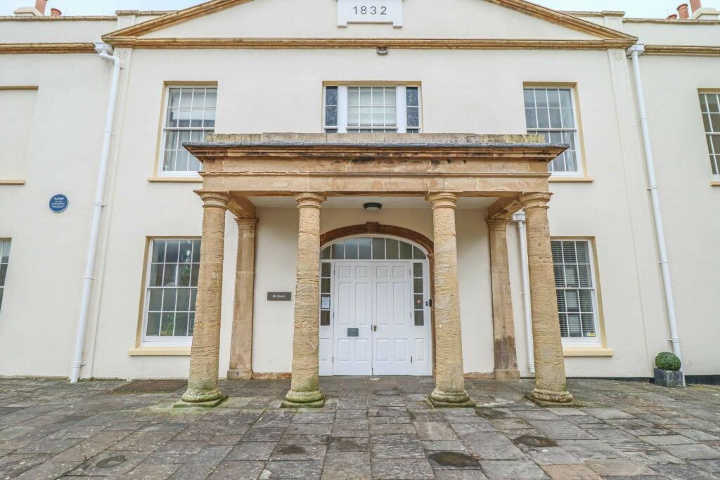 Additional property image - Doctor Foxs, Knightstone Island