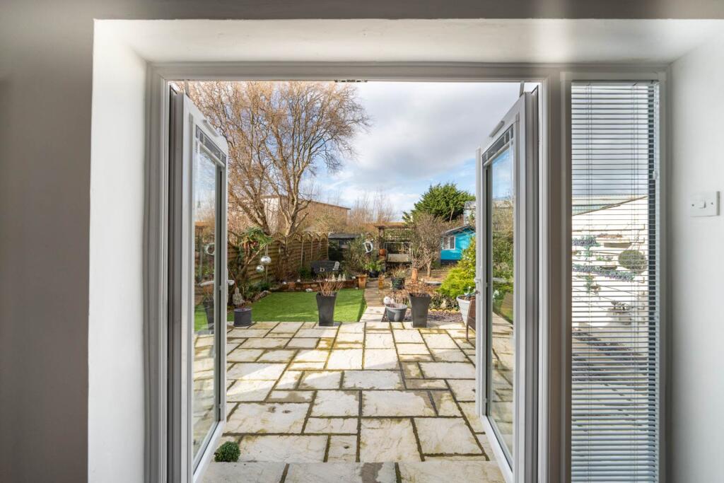 Additional property image - Vale Crescent, St Georges
