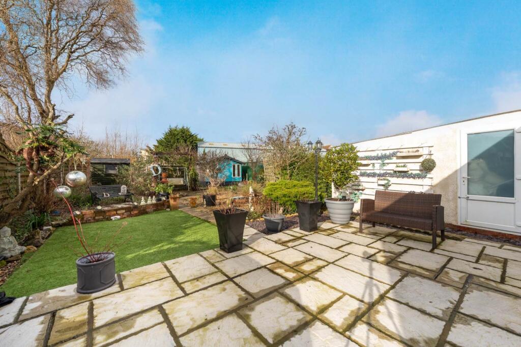 Additional property image - Vale Crescent, St Georges
