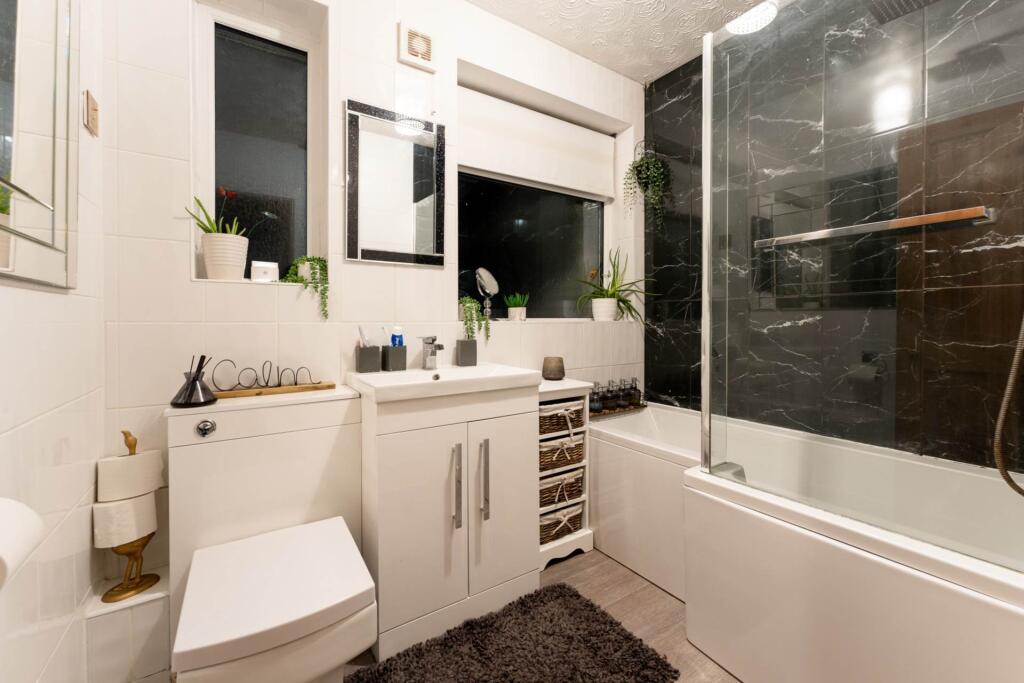 Additional property image - Vale Crescent, St Georges