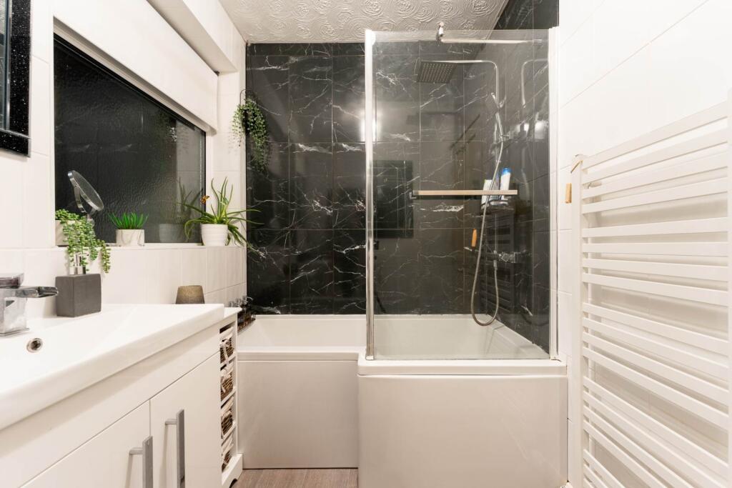 Additional property image - Vale Crescent, St Georges