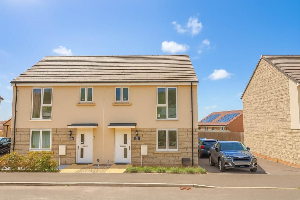 Main image of property: Dyer Street, Banwell - Mead Fields - Stunningly Presented Home