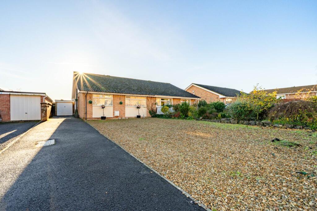 Main image of property: Ashbury Drive, Milton Hillside - Stunningly Presented Bungalow
