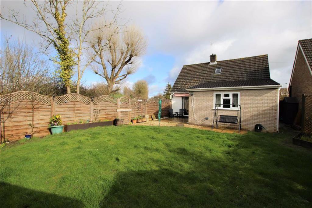 3 bedroom detached house for sale in Dunster Crescent, BS24