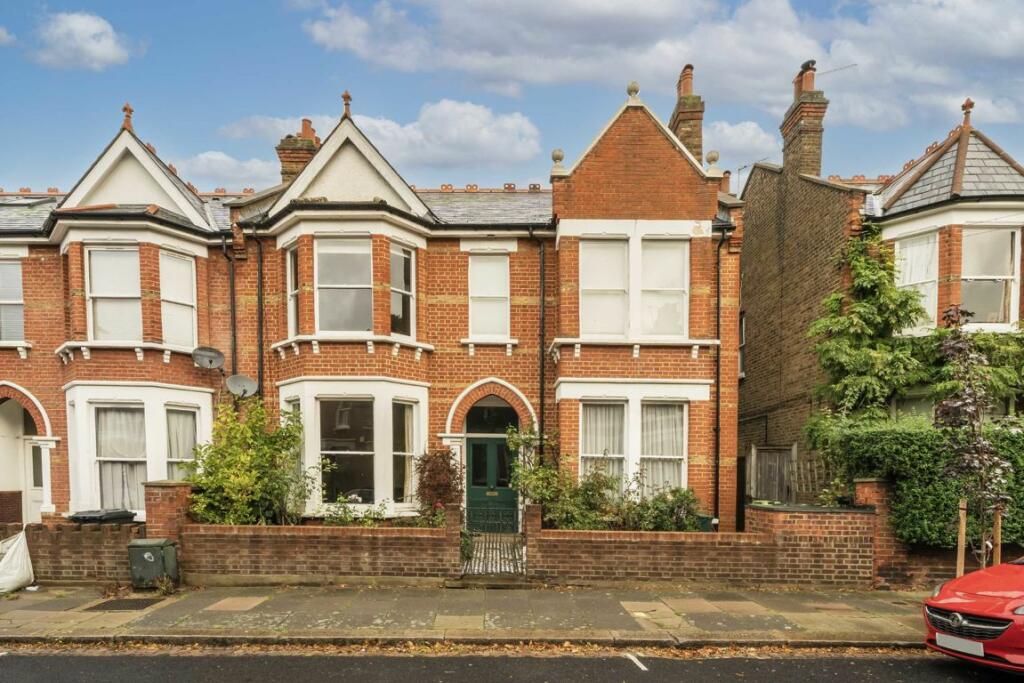 2 bedroom flat for sale in Grafton Road, Acton, W3