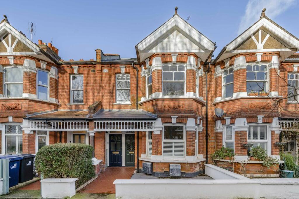 2 bedroom flat for sale in Valetta Road, Acton, W3