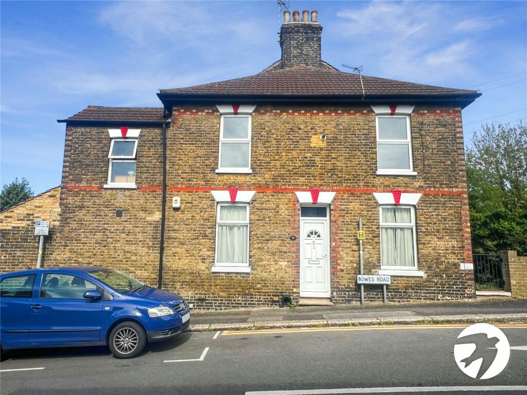 1 bedroom for sale in Station Road, Strood, Kent, ME2