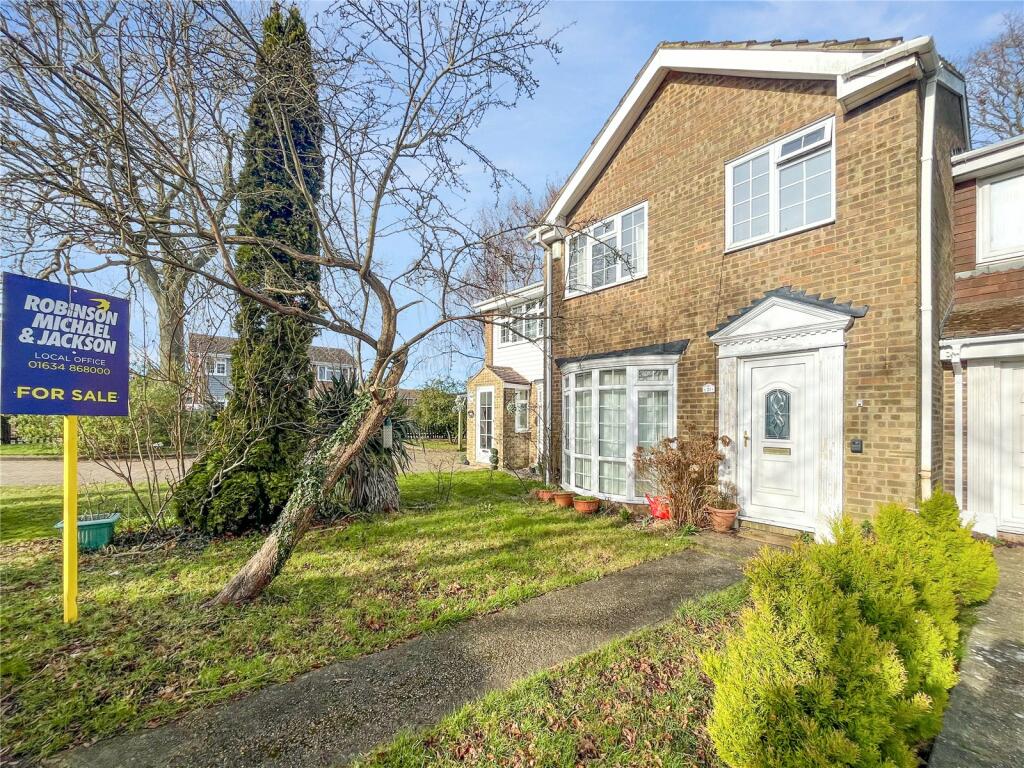 3 bedroom terraced house for sale in Meadow Close, Walderslade, Kent, ME5