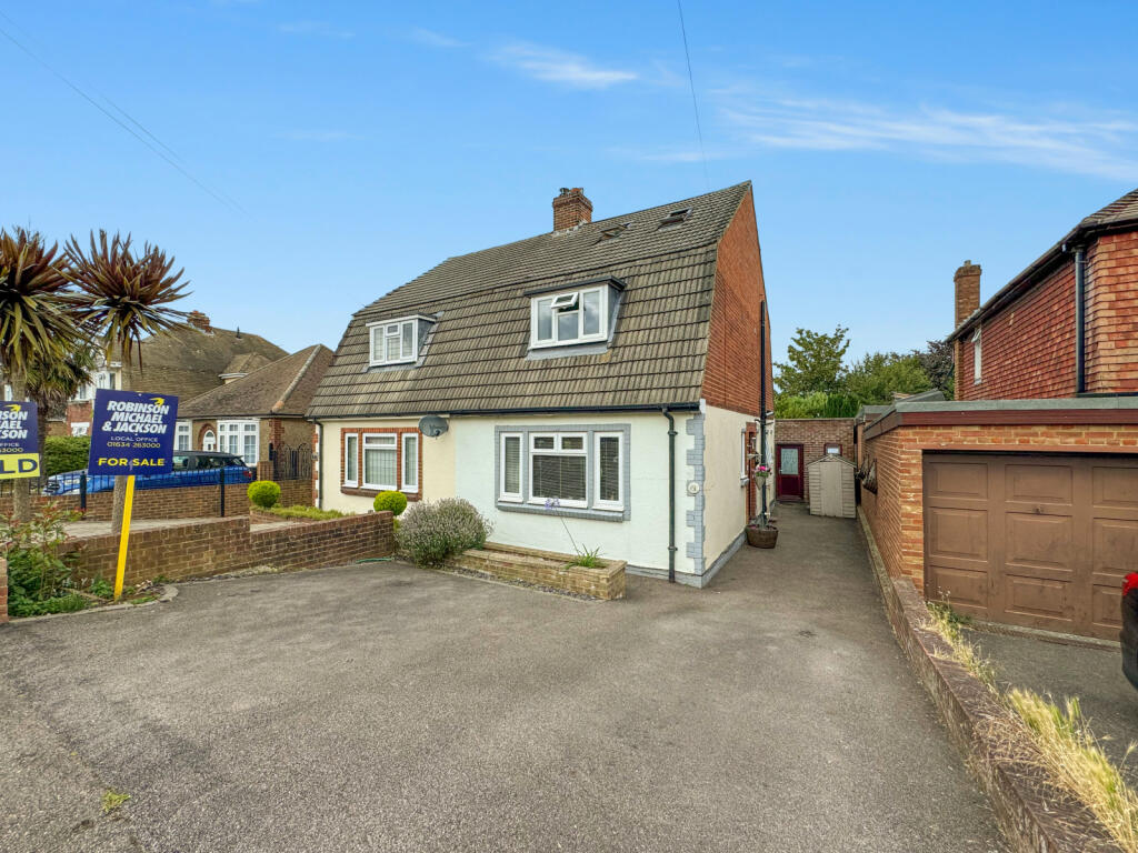 Main image of property: Arthur Road, Rainham, Gillingham, Kent, ME8