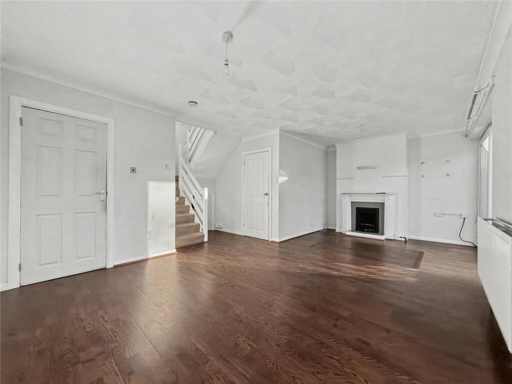 Main image of property: Gunnis Close, Rainham, Kent, ME8