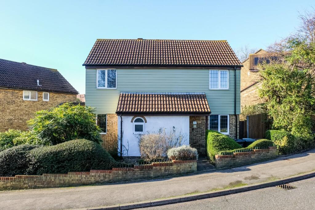 3 bedroom detached house for sale in The Curlews, Gravesend, Kent, DA12