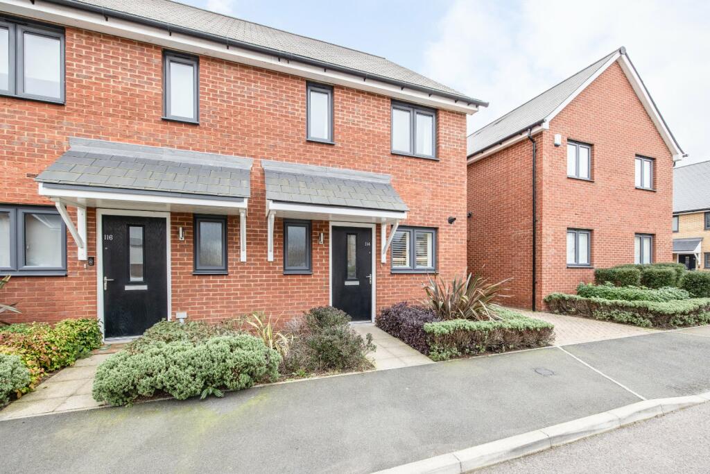 2 bedroom end of terrace house for sale in Thackeray Drive, Northfleet