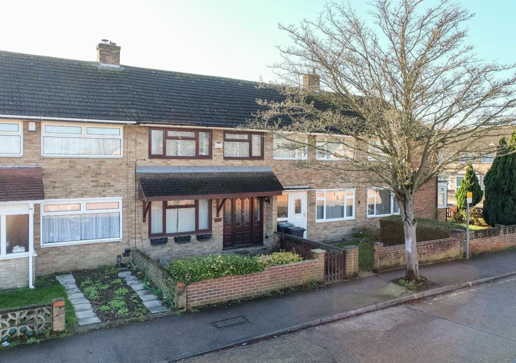 3 bedroom terraced house for sale in Marling Way, Gravesend, Kent, DA12
