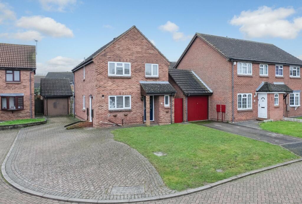4 bedroom detached house for sale in Campion Close, Northfleet, Kent, DA11