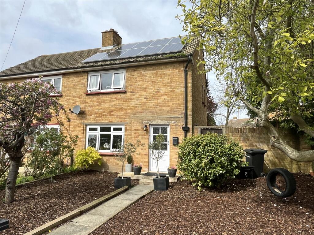 2 bedroom semidetached house for sale in Hillary Avenue, Northfleet